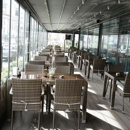 Atasehir Palace Hotel & Conference Istanbul Exterior photo