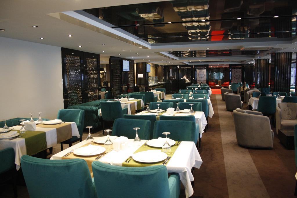 Atasehir Palace Hotel & Conference Istanbul Exterior photo