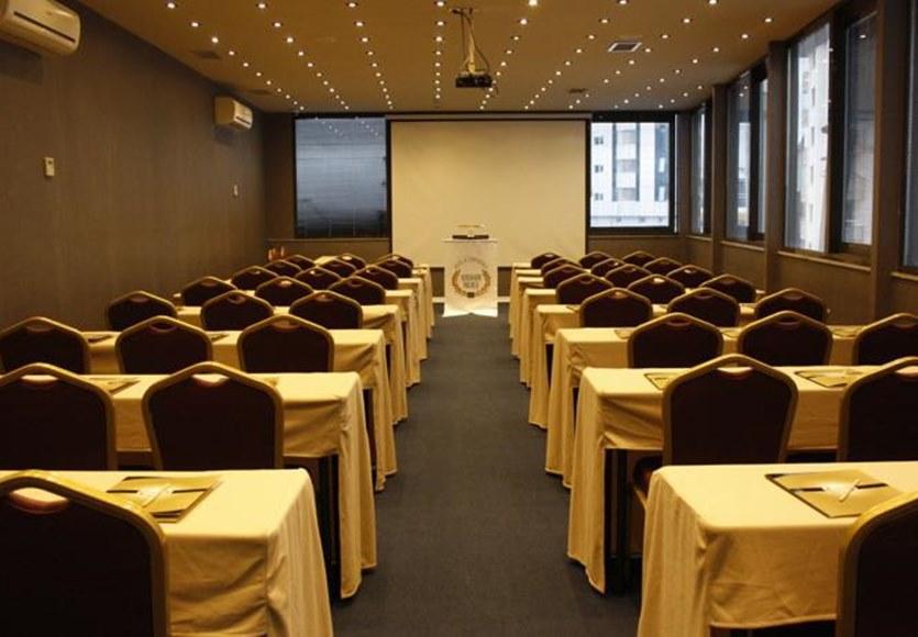 Atasehir Palace Hotel & Conference Istanbul Exterior photo