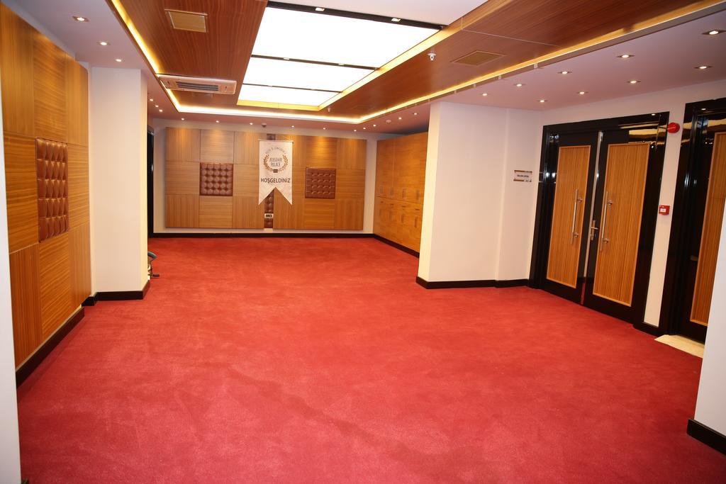 Atasehir Palace Hotel & Conference Istanbul Exterior photo