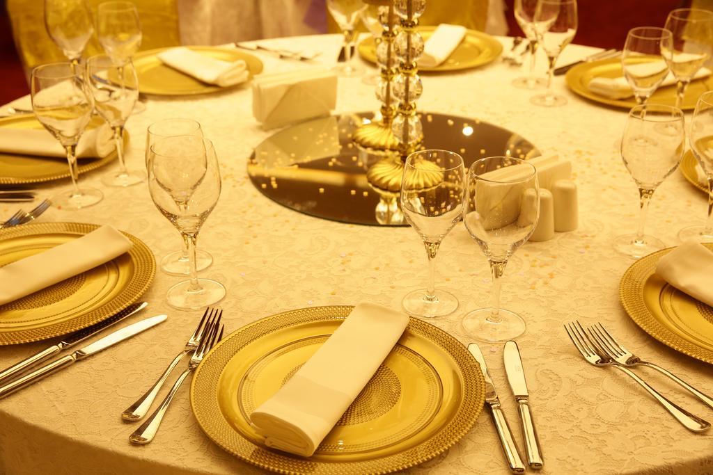 Atasehir Palace Hotel & Conference Istanbul Exterior photo