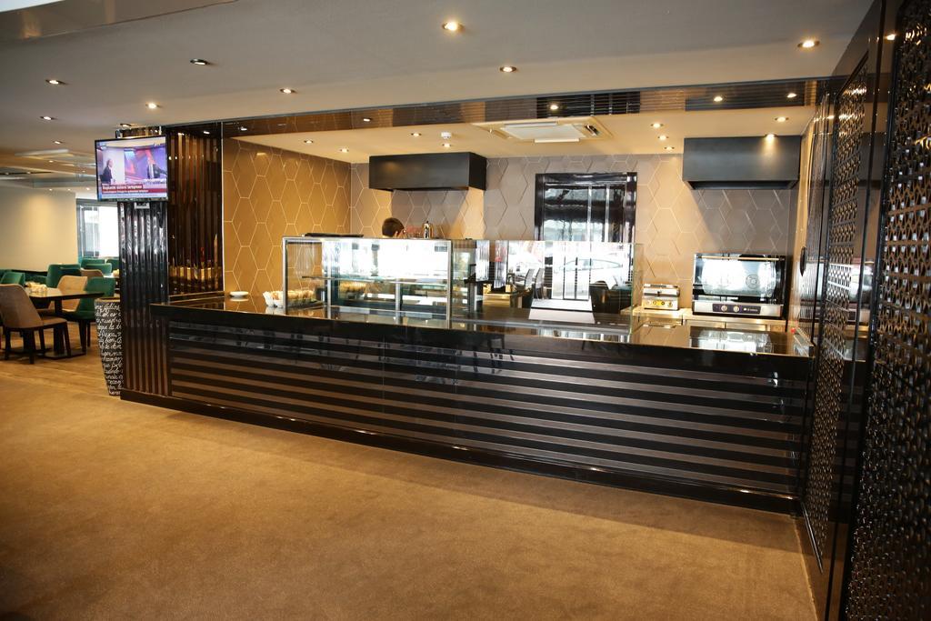 Atasehir Palace Hotel & Conference Istanbul Exterior photo