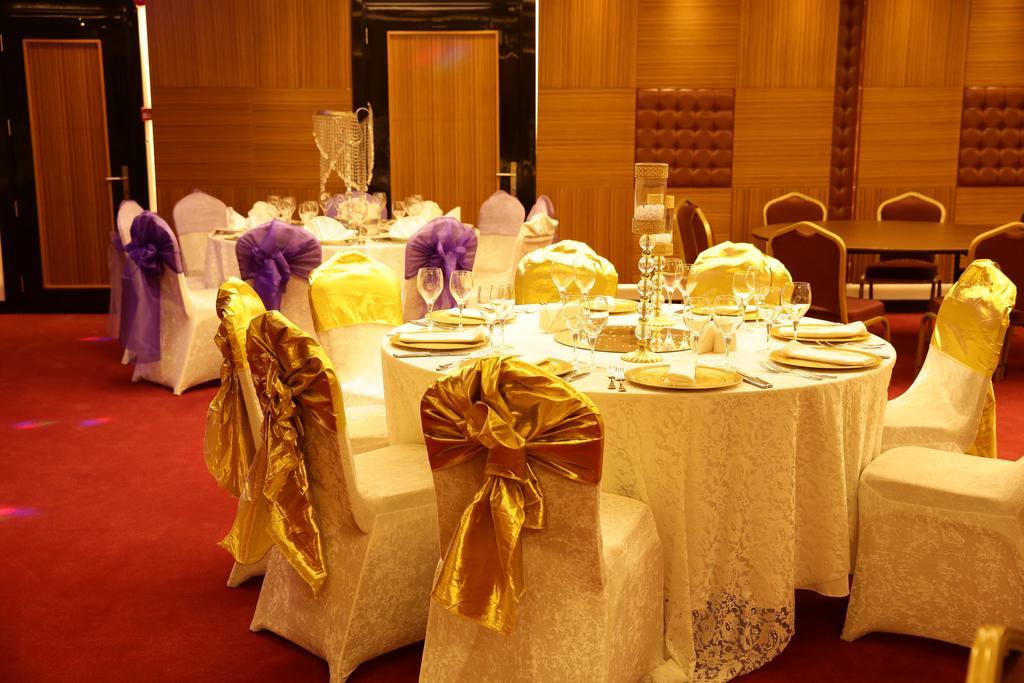 Atasehir Palace Hotel & Conference Istanbul Exterior photo