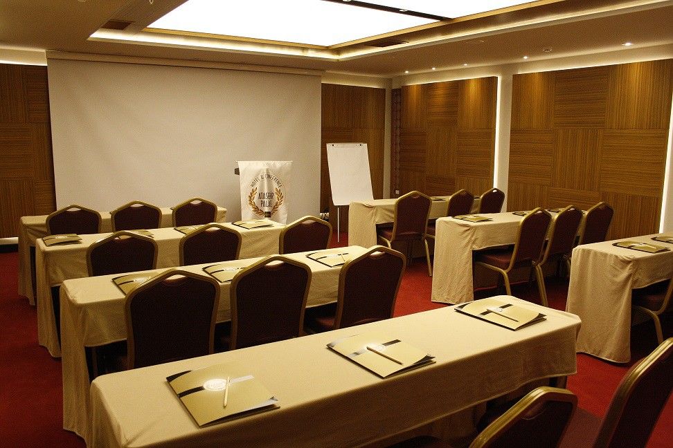 Atasehir Palace Hotel & Conference Istanbul Exterior photo
