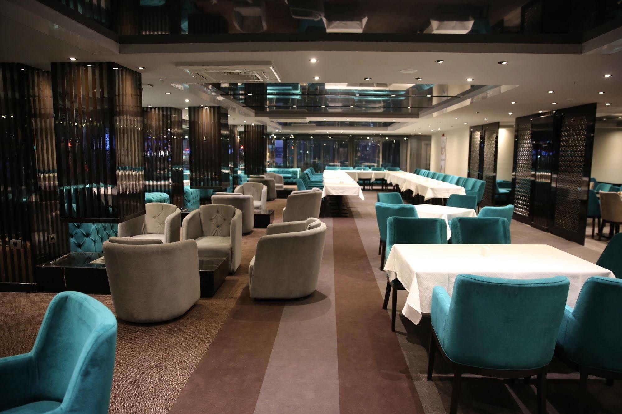 Atasehir Palace Hotel & Conference Istanbul Exterior photo